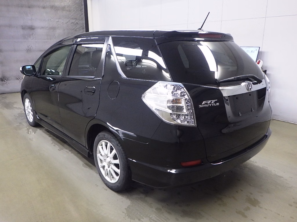 HONDA FIT SHUTTLE