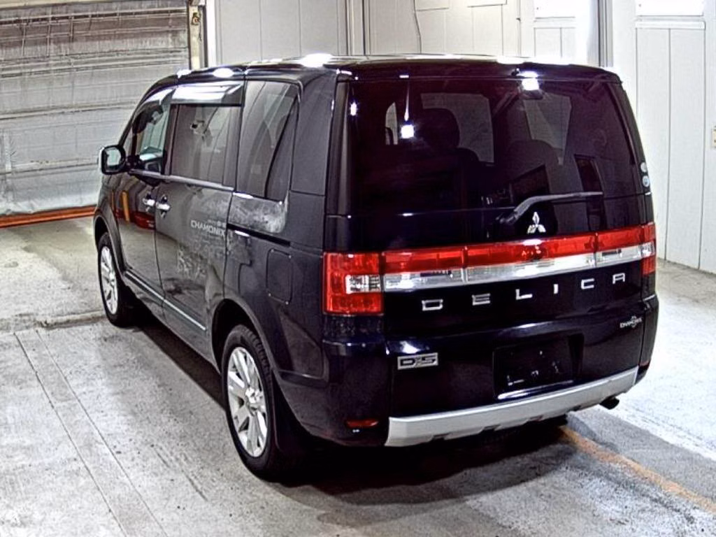 MITSUBISHI DELICA D:5