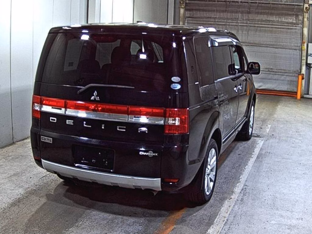MITSUBISHI DELICA D:5