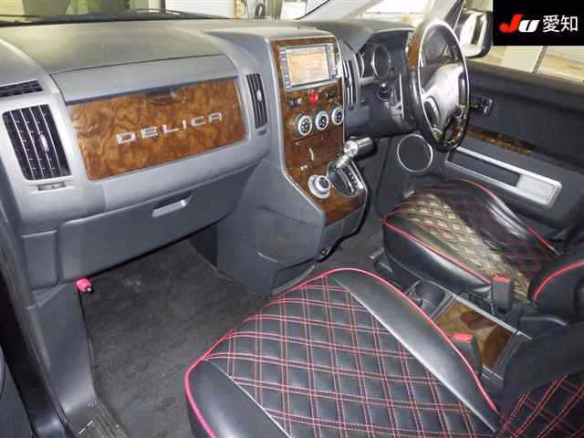 MITSUBISHI DELICA D:5