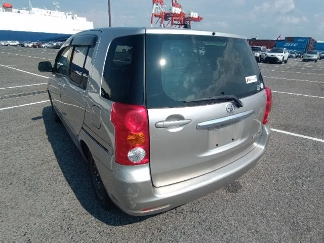 TOYOTA RAUM