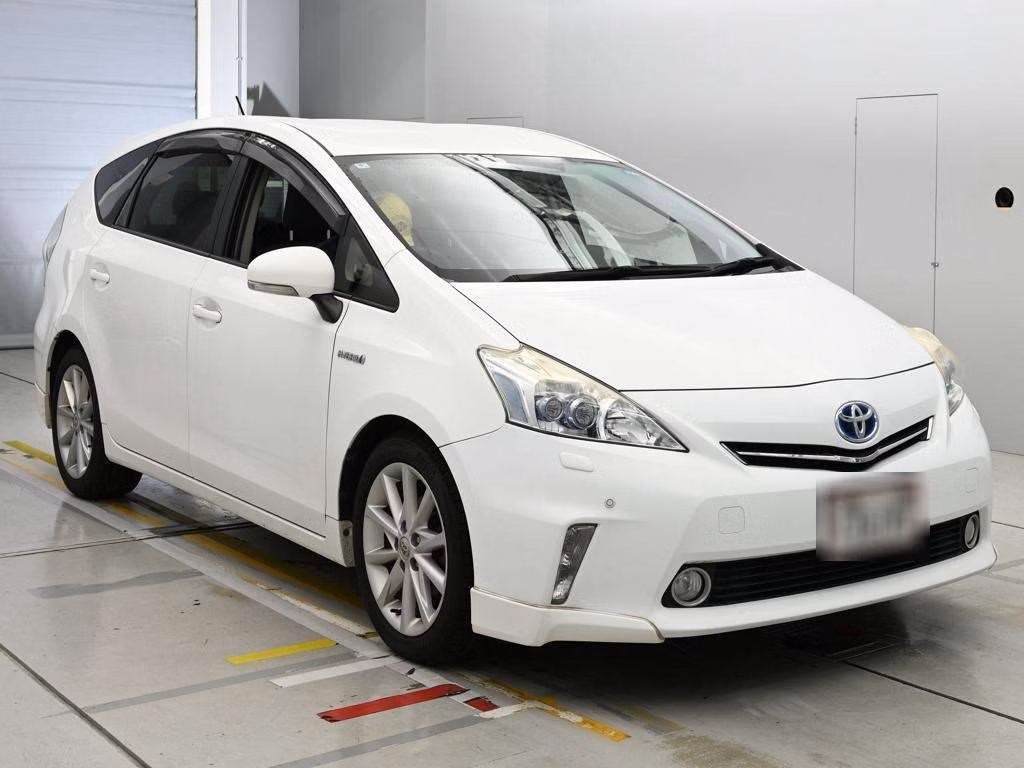 TOYOTA PRIUS ALPHA