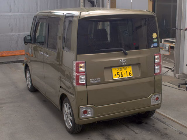TOYOTA PIXIS MEGA
