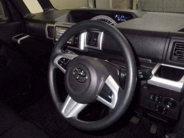 TOYOTA PIXIS MEGA