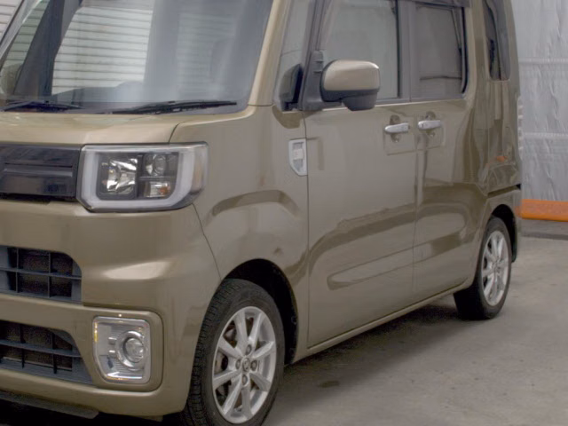 TOYOTA PIXIS MEGA