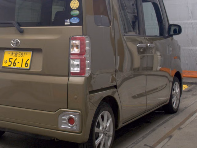 TOYOTA PIXIS MEGA