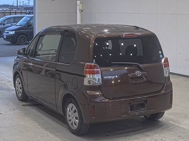 TOYOTA SPADE