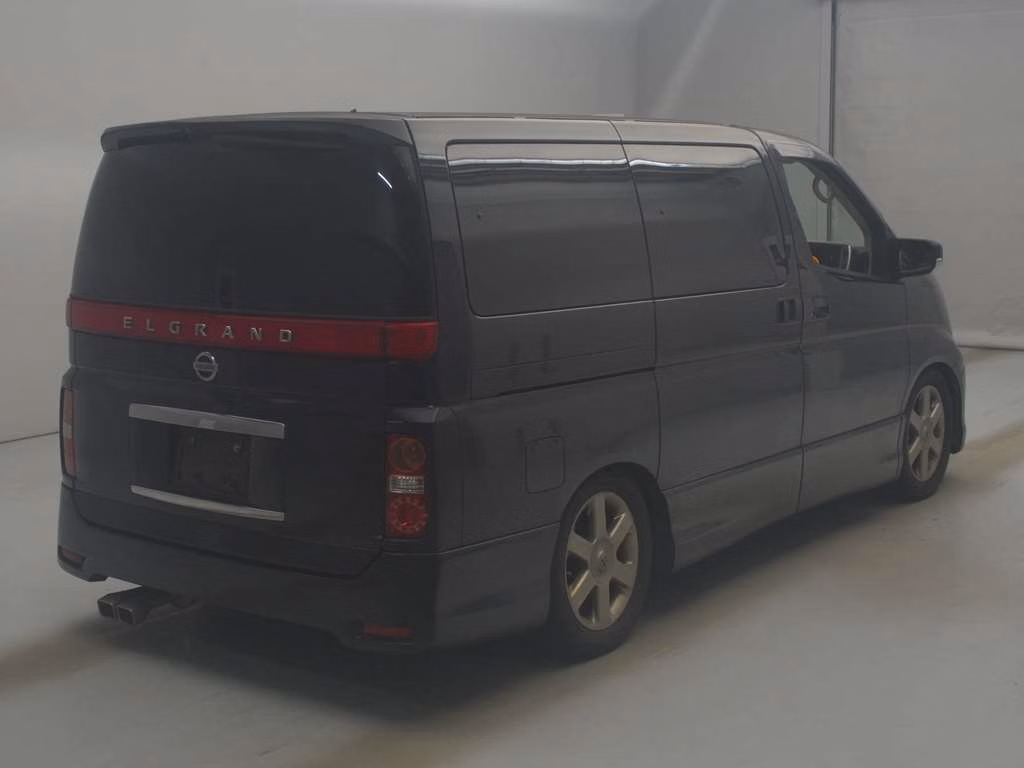 NISSAN ELGRAND