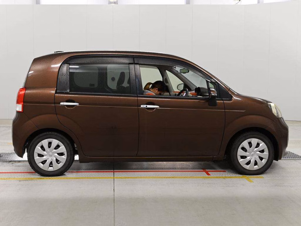 TOYOTA PORTE