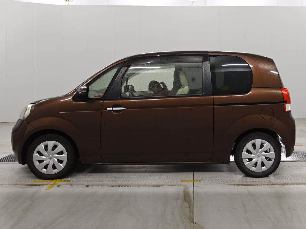 TOYOTA PORTE