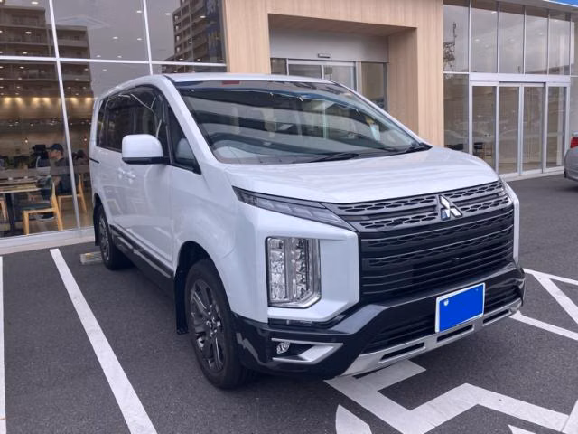 Mitsubishi Delica D:5