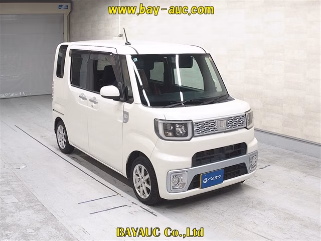 DAIHATSU WAKE