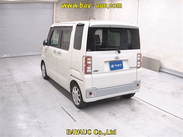 DAIHATSU WAKE