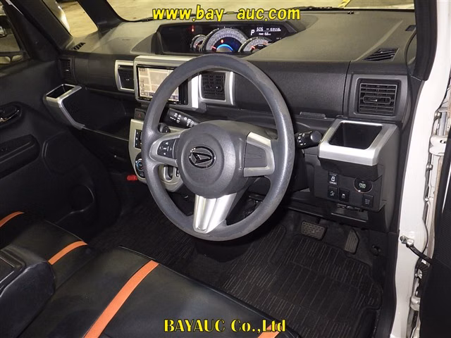 DAIHATSU WAKE