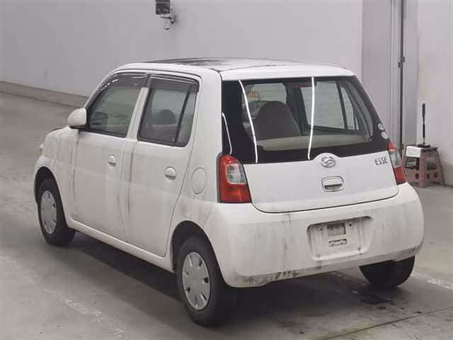 DAIHATSU ESSE