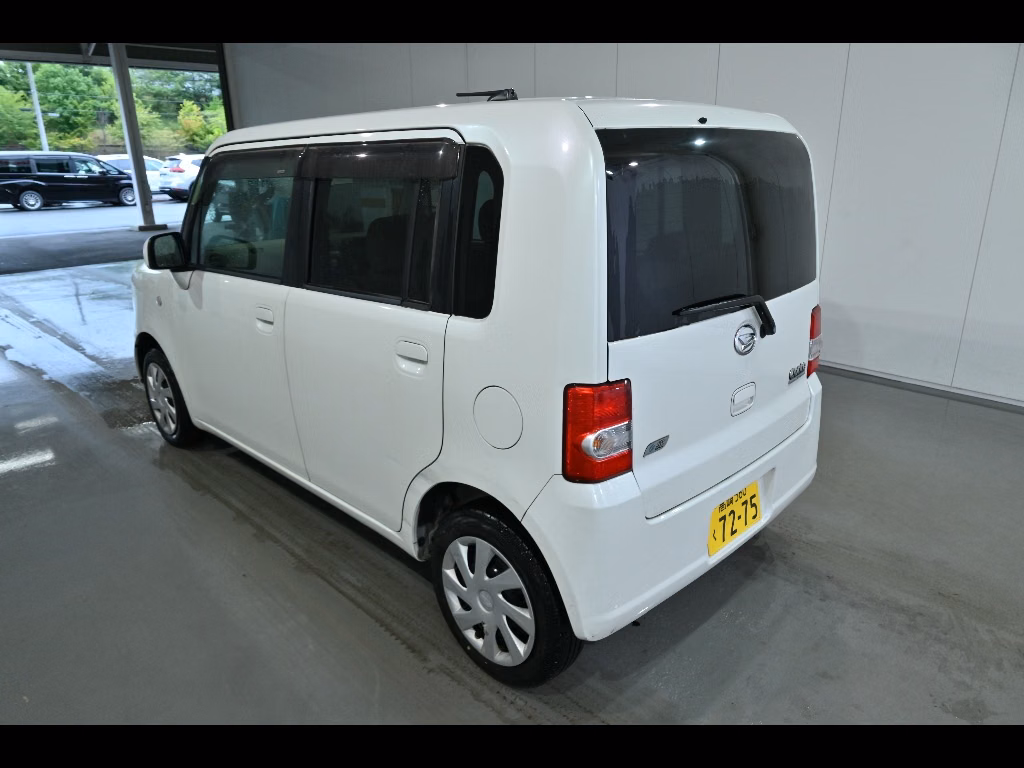DAIHATSU MOVE CONTE