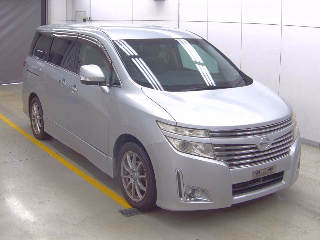 NISSAN ELGRAND