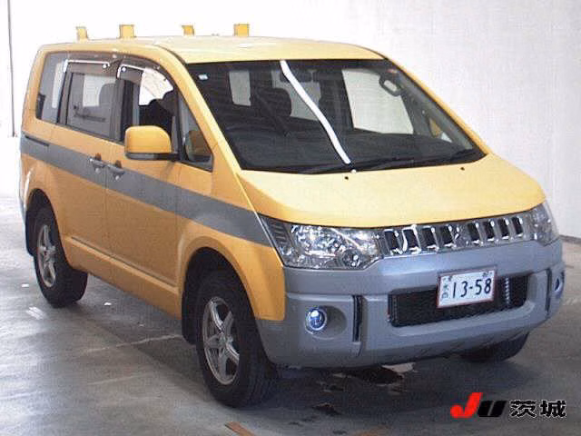 Mitsubishi Delica D:5