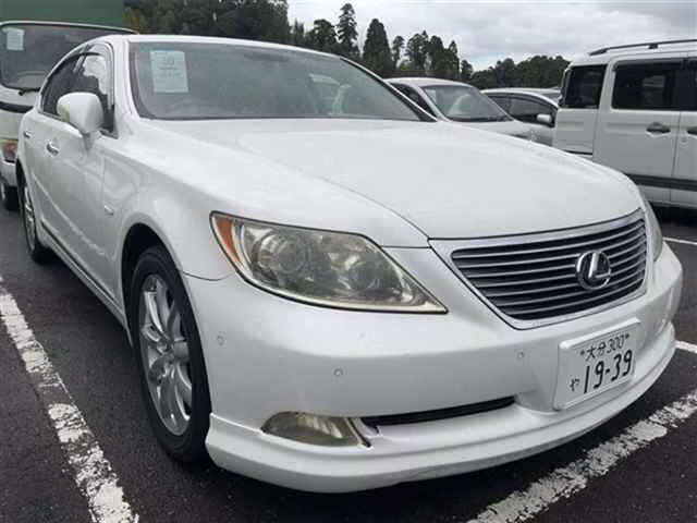 Lexus LS460