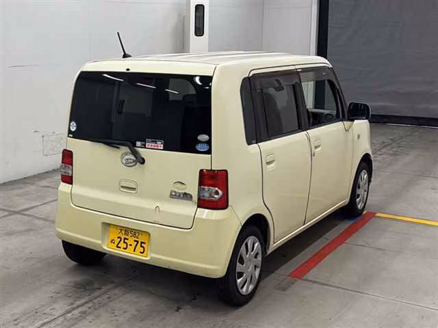 DAIHATSU MOVE CONTE