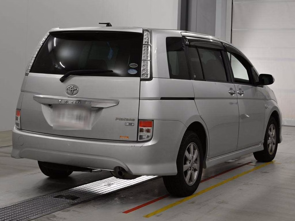 TOYOTA ISIS