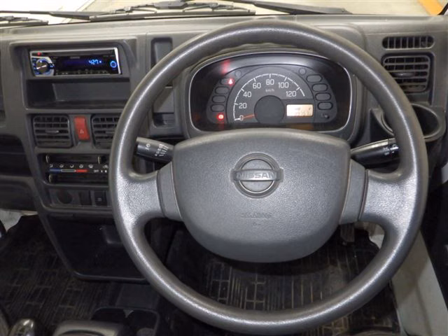 NISSAN NV100 CLIPPER