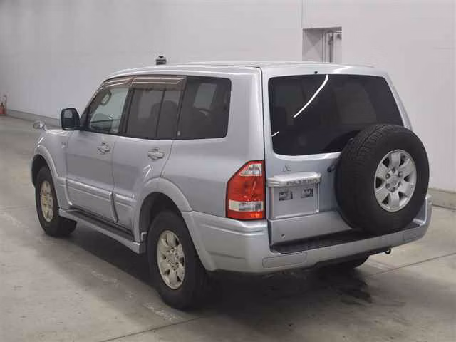 MITSUBISHI PAJERO