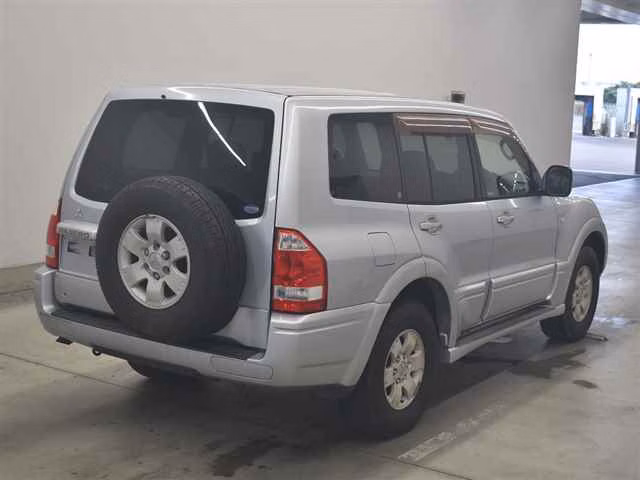 MITSUBISHI PAJERO