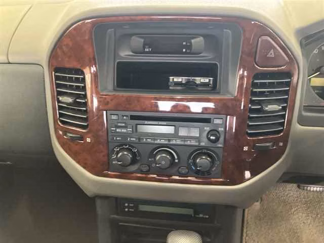 MITSUBISHI PAJERO