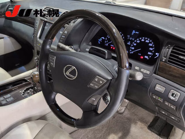 LEXUS LS600H