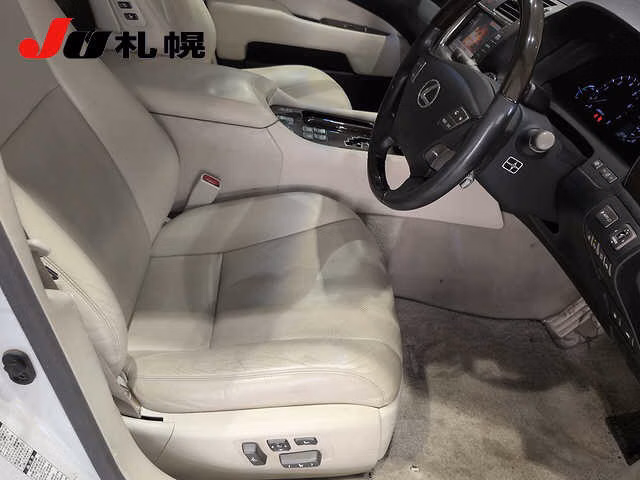 LEXUS LS600H