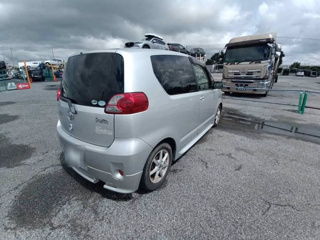 TOYOTA PORTE