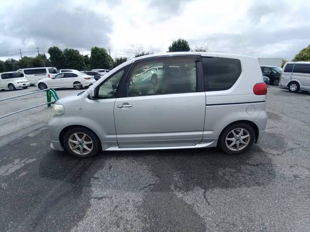 TOYOTA PORTE