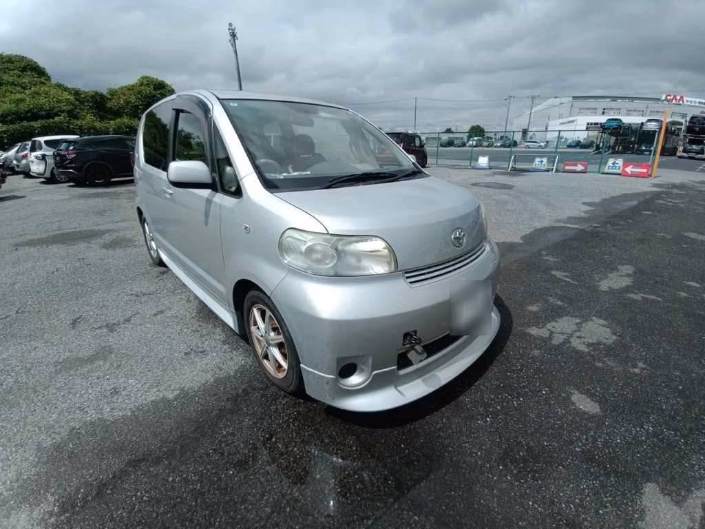 TOYOTA PORTE