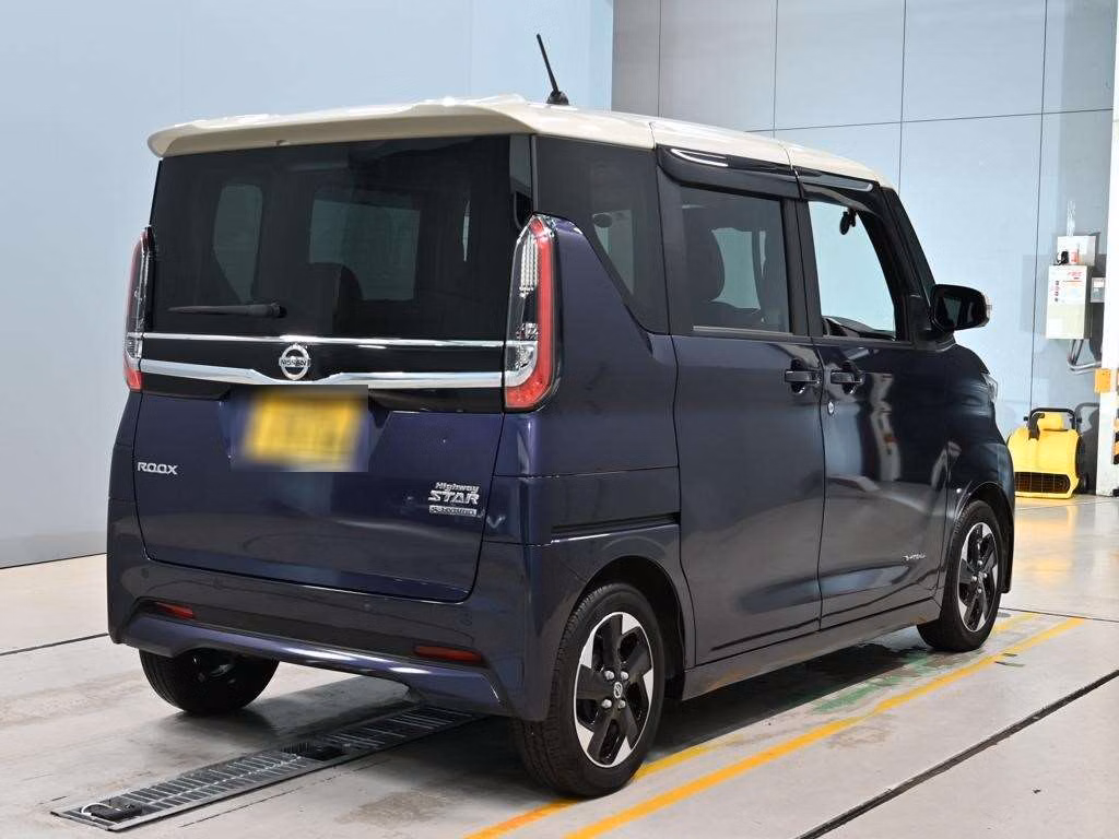 NISSAN ROOX