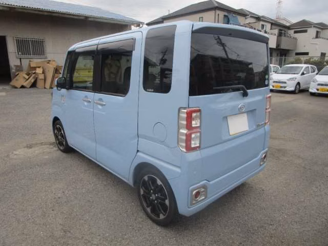 DAIHATSU WAKE