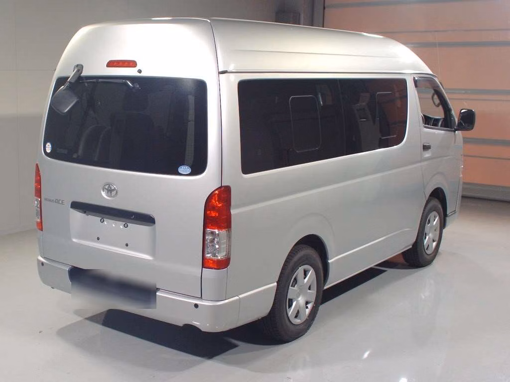 TOYOTA REGIUS ACE