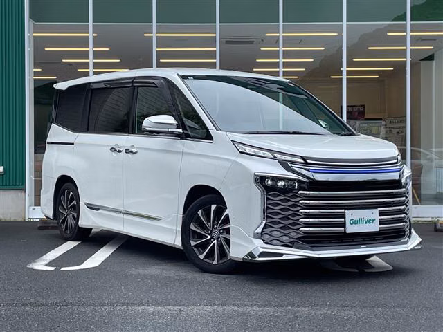 TOYOTA VOXY