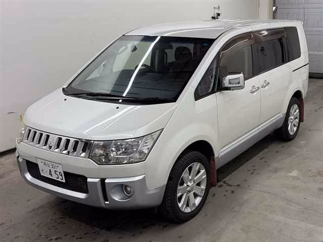 MITSUBISHI DELICA D:5