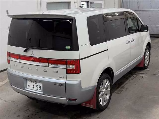 MITSUBISHI DELICA D:5