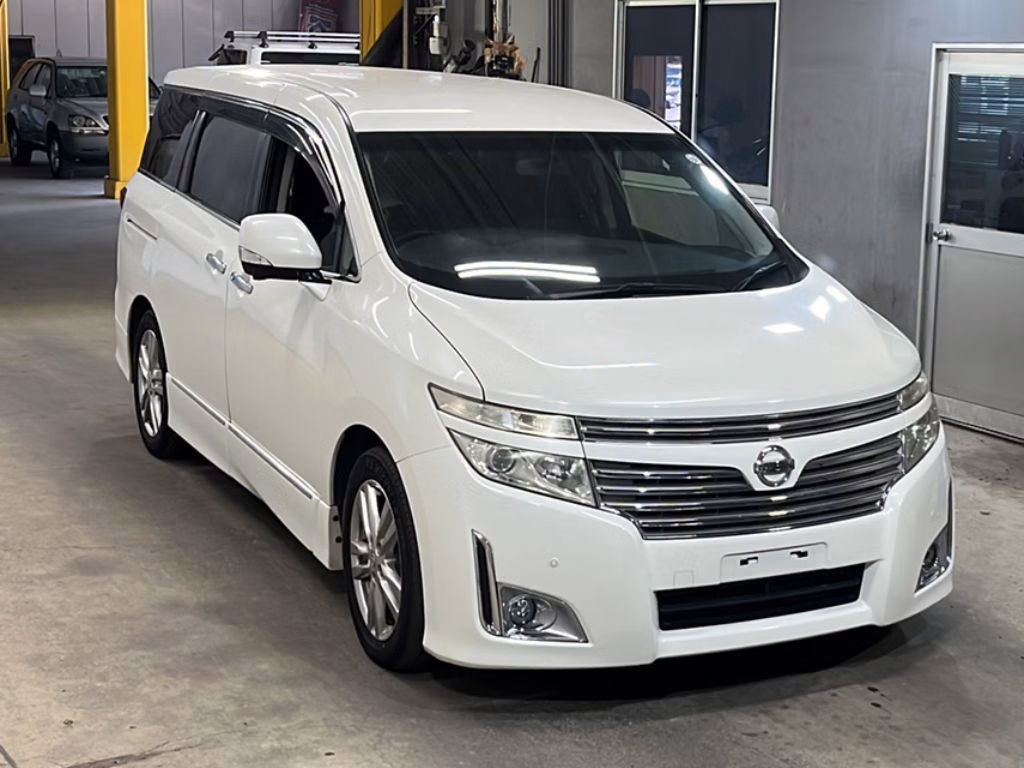 NISSAN ELGRAND