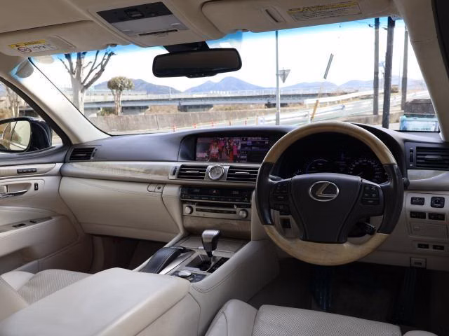 Lexus LS600h