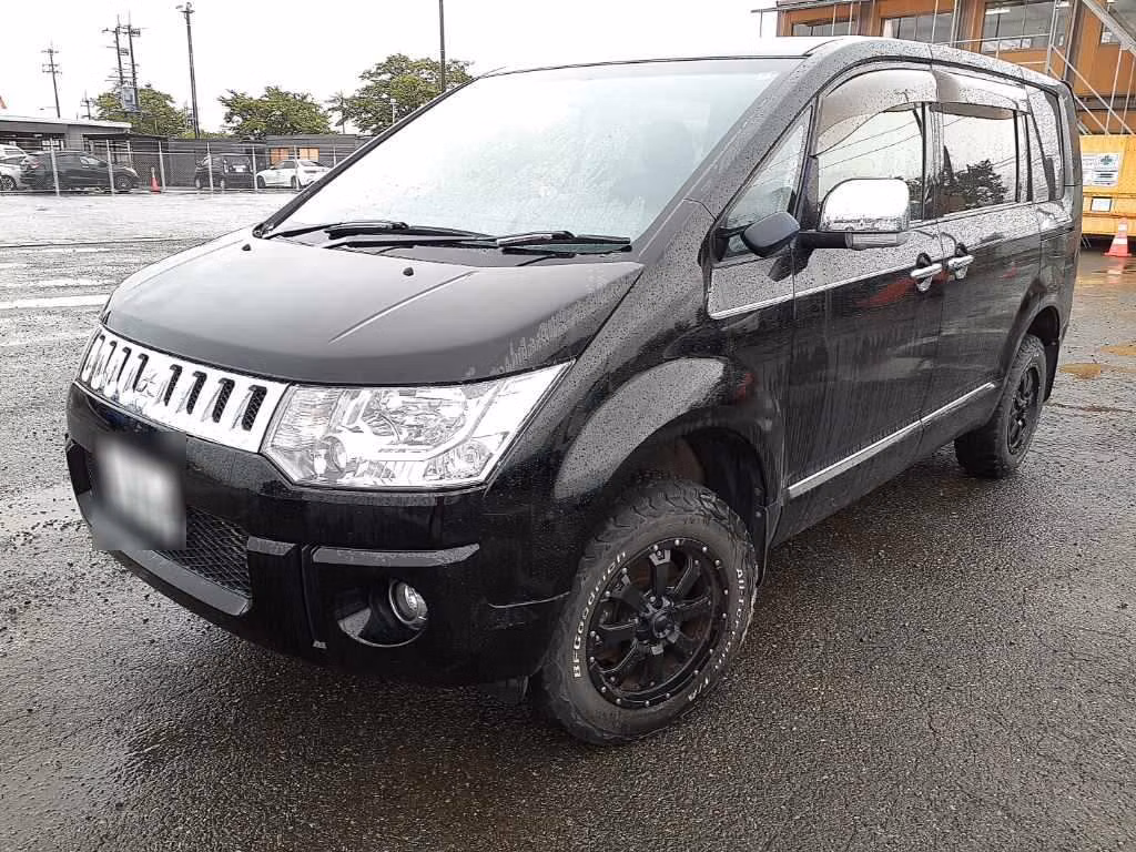Mitsubishi Delica D:5
