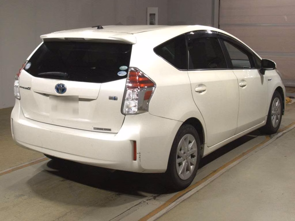 TOYOTA PRIUS ALPHA