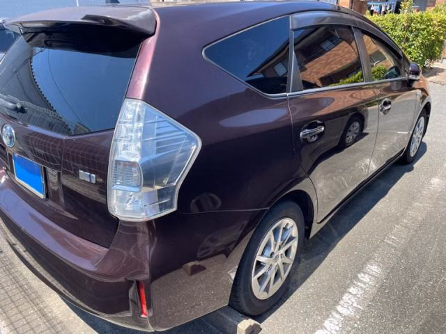 TOYOTA PRIUS ALPHA