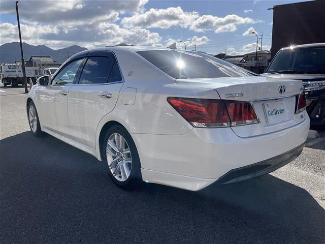 TOYOTA CROWN