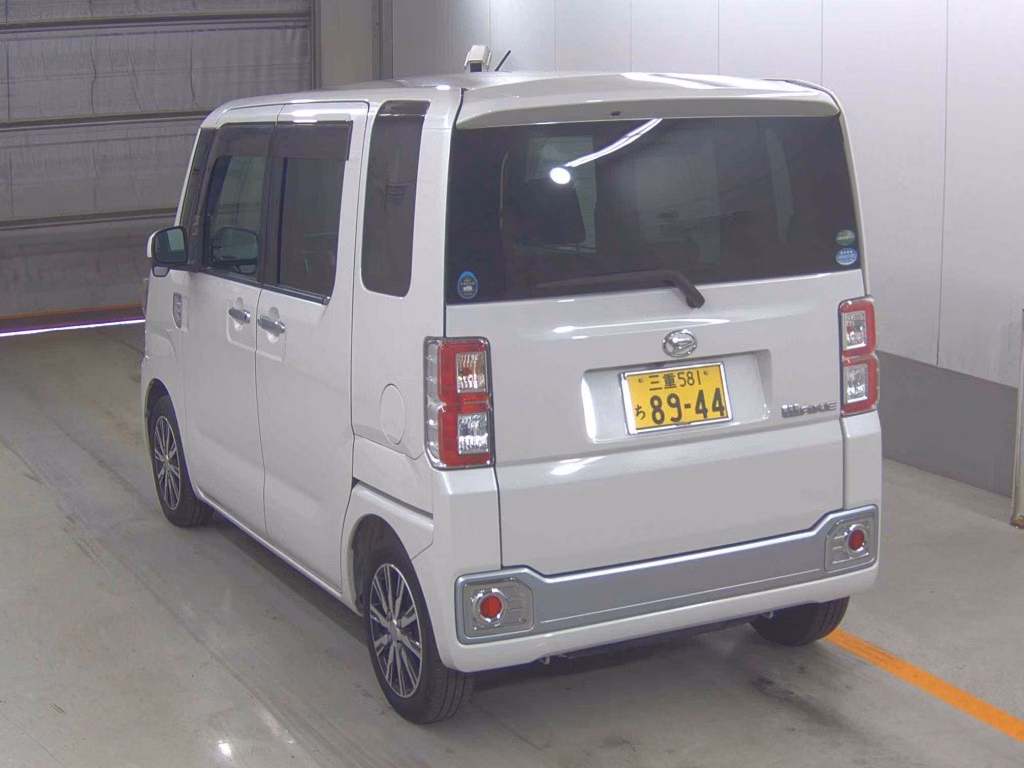 DAIHATSU WAKE
