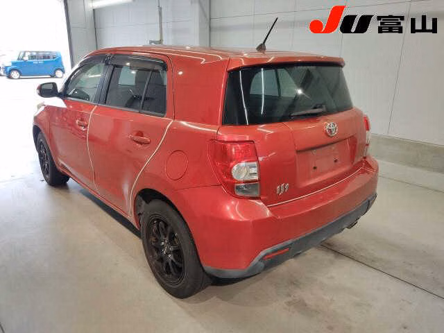 TOYOTA IST
