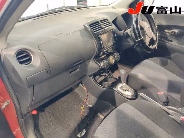 TOYOTA IST