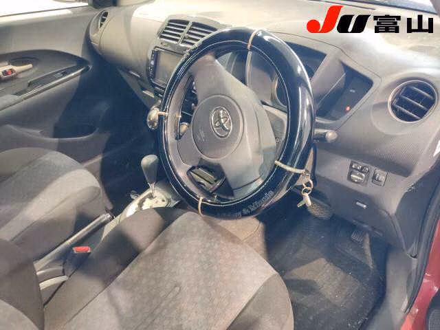 TOYOTA IST